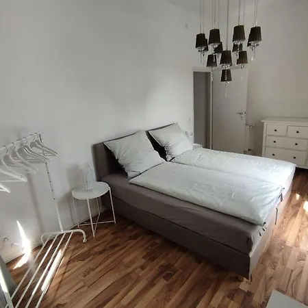 Апартаменты Beautiful, Bright Apartment Close To Schloss Schleissheim Обершлайсхайм